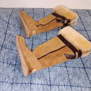 UGG Tan Suede Fur-Lined Boots Slightly Used Barely Size 6 Great Shape
